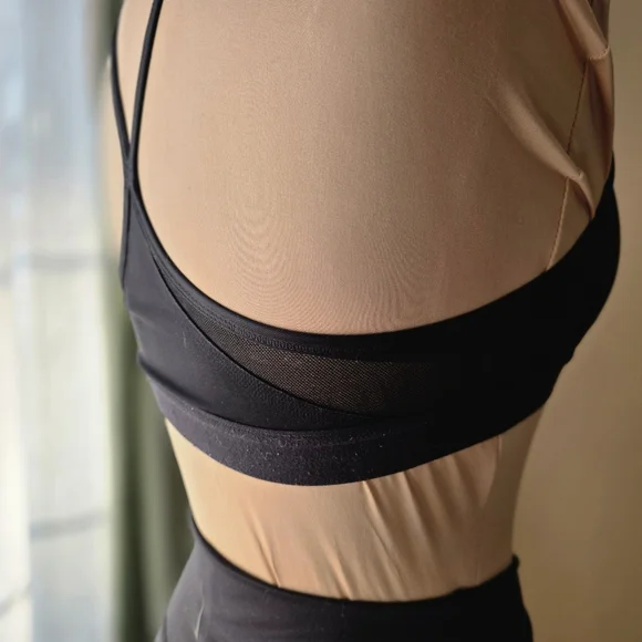 Nike Vented Black Lightly Padded Sports Bra Size Women's Extra Small - Picture 6 of 7